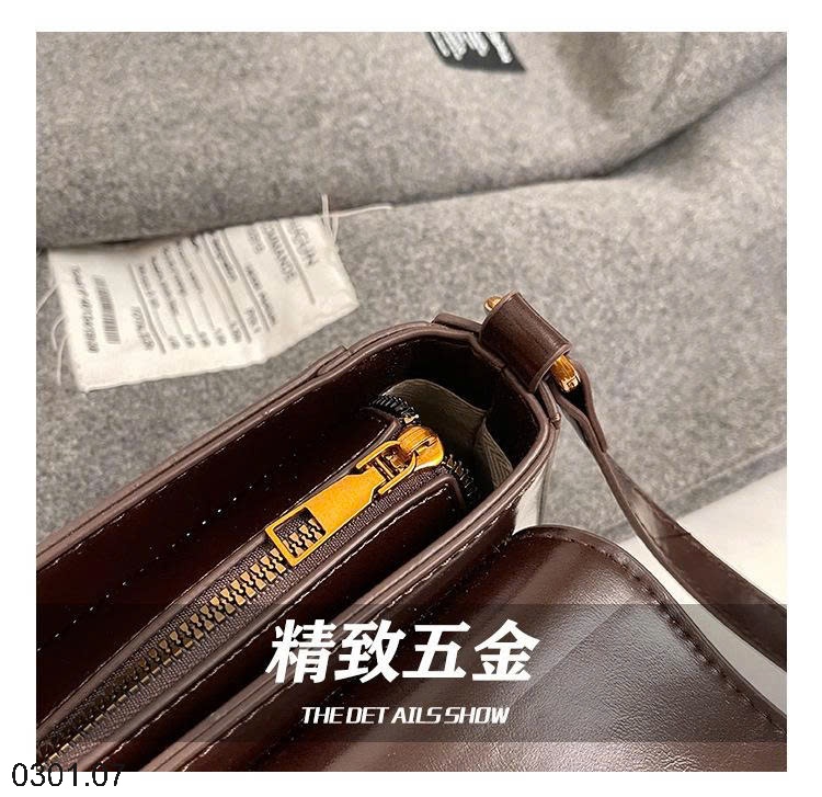 26HA0301.07 - TÚI ĐEO CHÉO KẸP NÁCH PHONG CÁCH RETRO