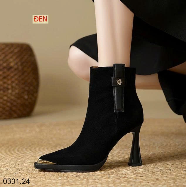 26HA0301.24 - BỐT GÓT NHỌN CỔ THẤP