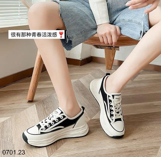 26HA0701.23 - GIÀY THỂ THAO ĐẾ CAO NỮ