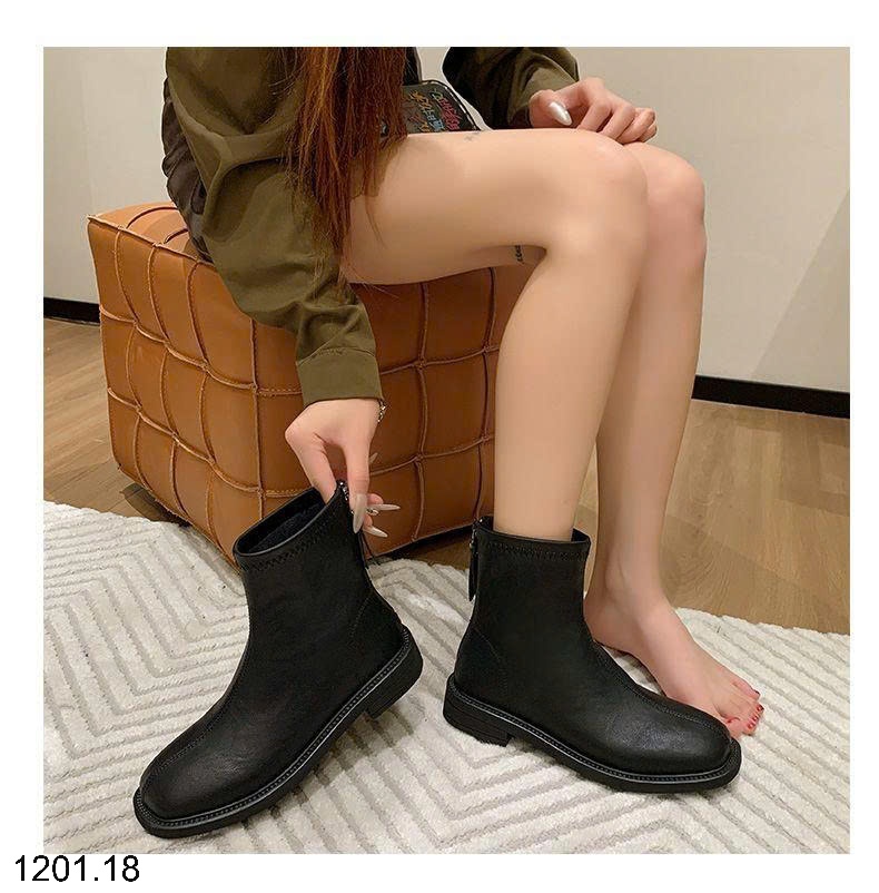 26HA1201.18 - BOOT CỔ NGẮN ĐẾ BẰNG LÓT LÔNG CHO NỮ