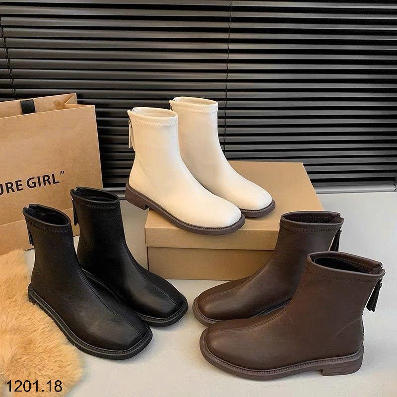26HA1201.18 - BOOT CỔ NGẮN ĐẾ BẰNG LÓT LÔNG CHO NỮ