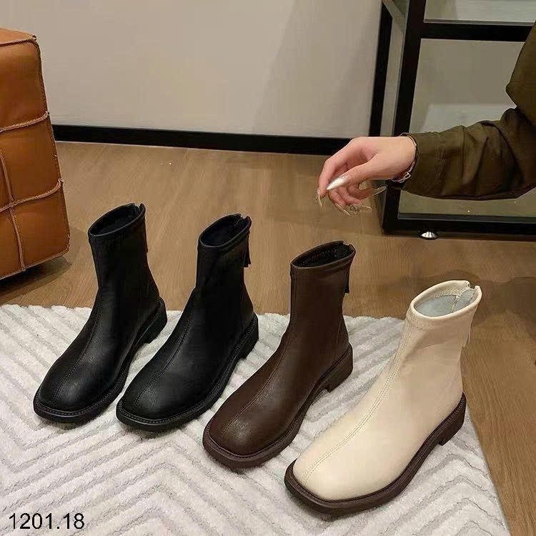 26HA1201.18 - BOOT CỔ NGẮN ĐẾ BẰNG LÓT LÔNG CHO NỮ