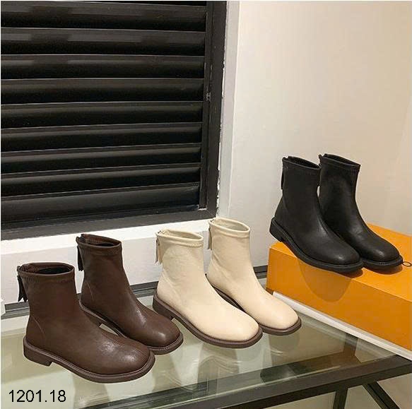 26HA1201.18 - BOOT CỔ NGẮN ĐẾ BẰNG LÓT LÔNG CHO NỮ