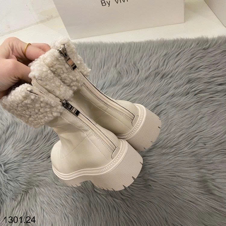 26HA1301.24 - GIÀY BOOT CỔ LÔNG QC HOTHIT