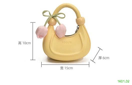 26HA1601.02 - TÚI XÁCH LƯỠI LIỀM HOA TULIP