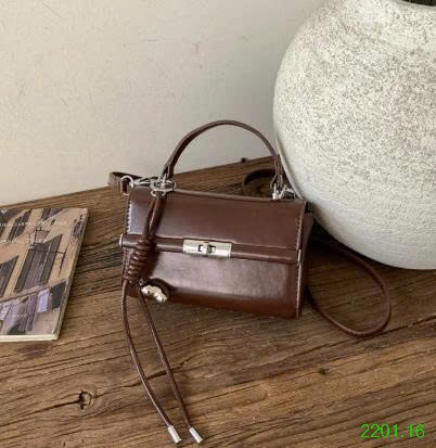 26HA2201.16 - TÚI XÁCH MINI RETRO