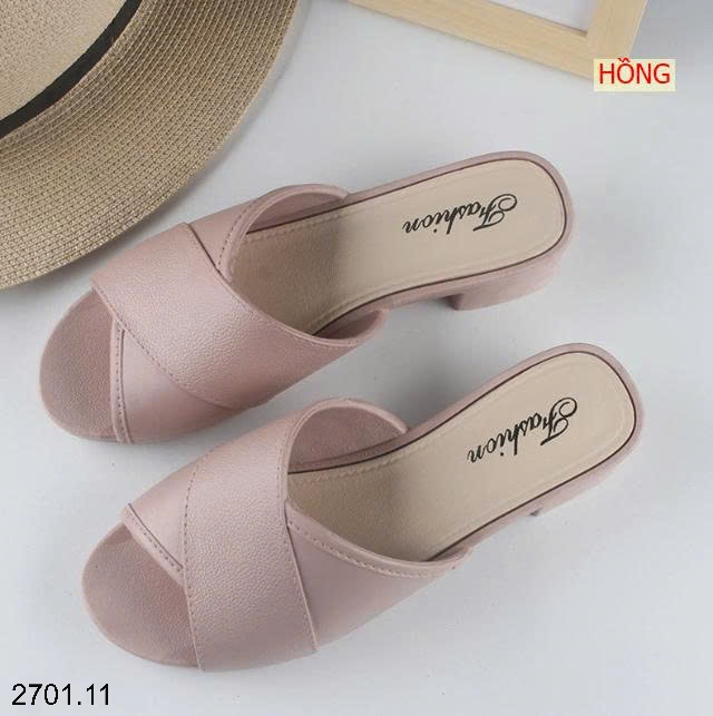 26HA2701.11 - DÉP NHỰA ĐI MƯA MÙA HÈ