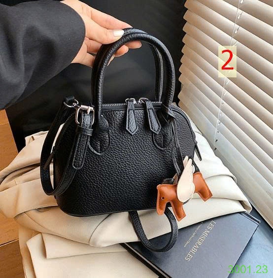 26HA3001.23 - TÚI XÁCH VỎ SÒ HÌNH NGỰA