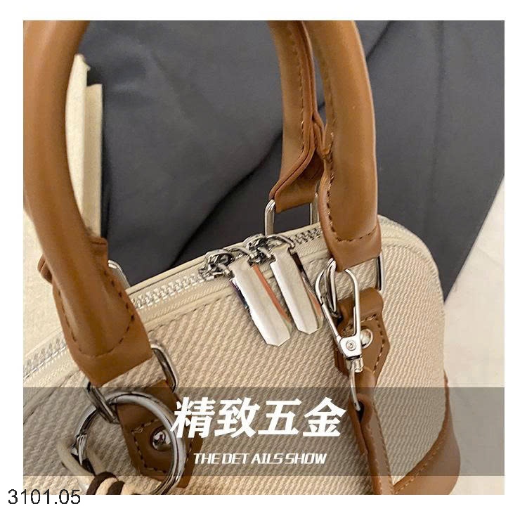26HA3101.05 - TÚI XÁCH XỎ SÒ RETRO MÓC GẤU