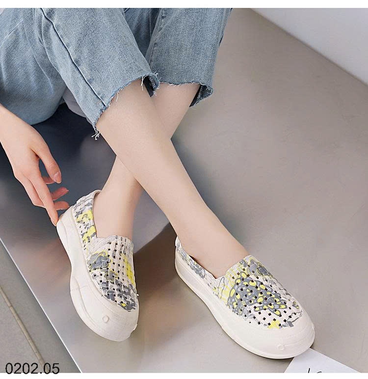 26HA0202.05 - GIÀY NHỰA THỜI TRANG
