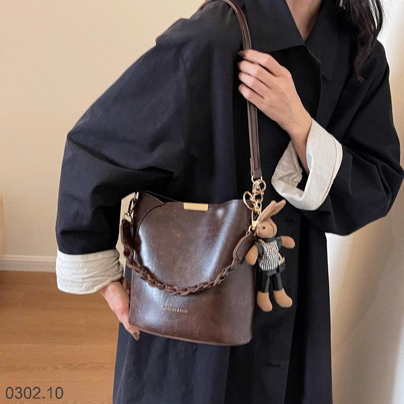 26HA0302.10 - TÚI XÁCH XÔ RETRO KIỂU MỚI
