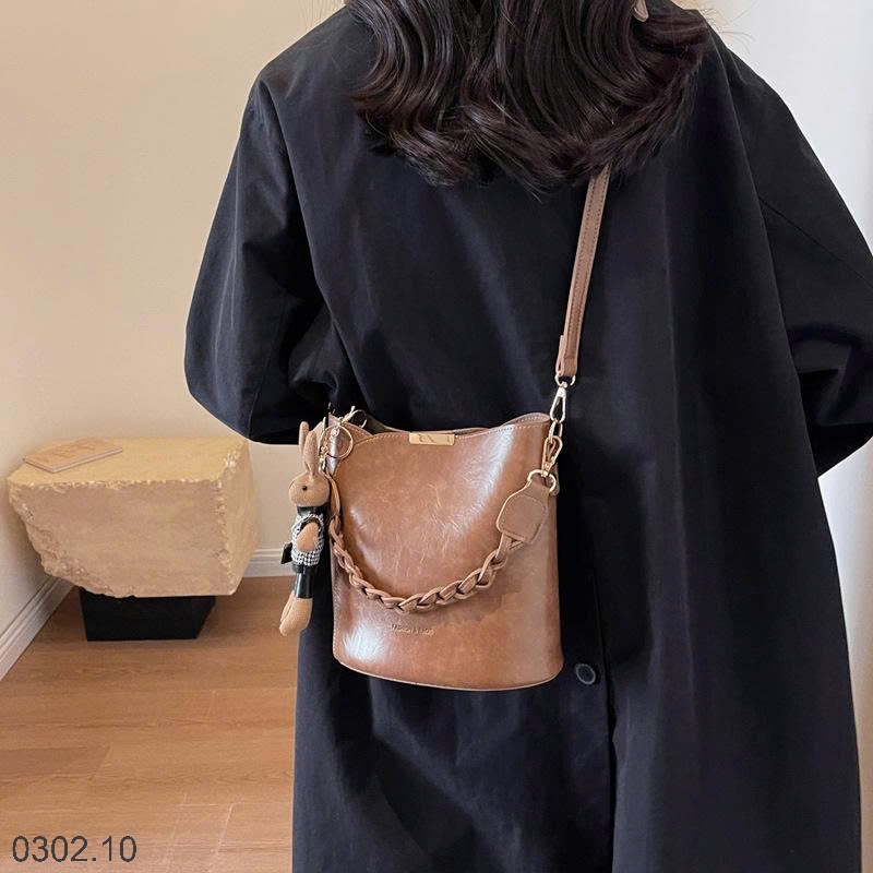 26HA0302.10 - TÚI XÁCH XÔ RETRO KIỂU MỚI
