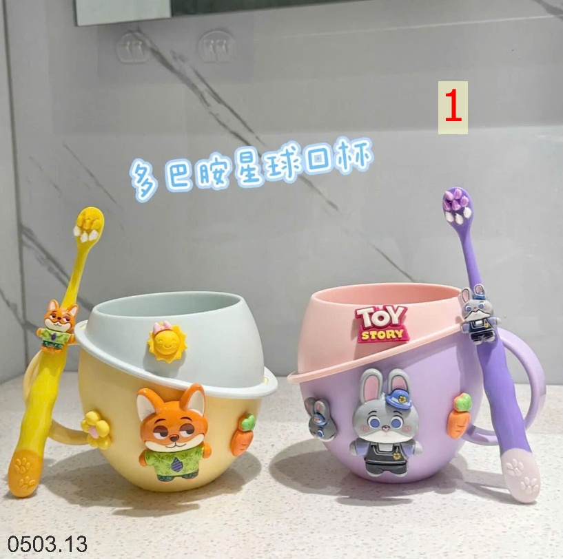 26HA0503.13 - SET CỐC KÈM BÀN CHẢI ĐÁNH RĂNG HOẠT HÌNH CHO BÉ YÊU
