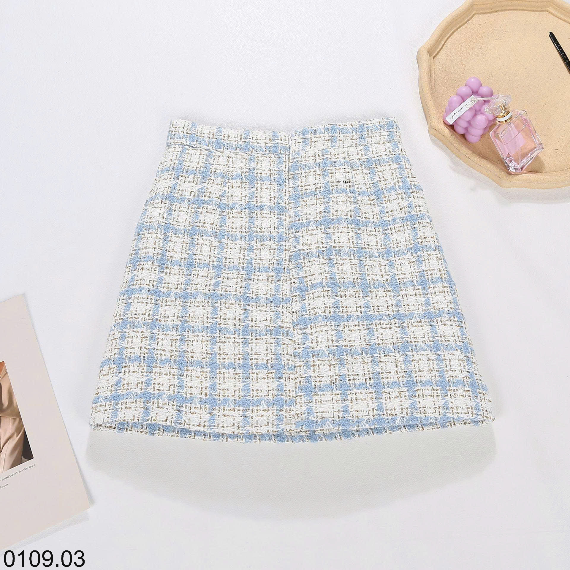 26HA0109.03 - CHÂN VÁY KẺ CHỮ A NỮ