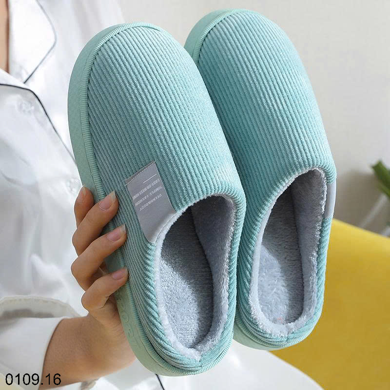 26HA0109.16 - SET 2 ĐÔI DÉP ĐI TRONG NHÀ MÙA ĐÔNG