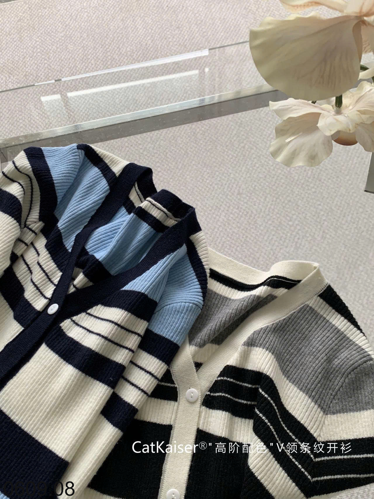 26HA0609.08 - ÁO CARDIGAN KẺ CATKAISER