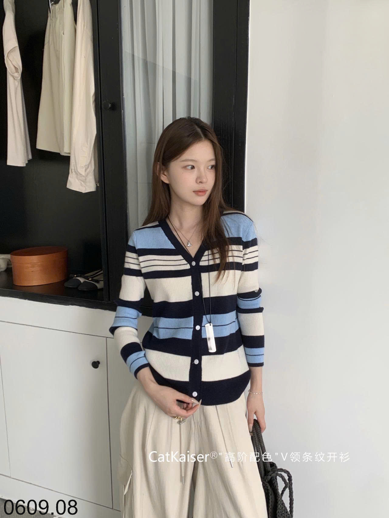 26HA0609.08 - ÁO CARDIGAN KẺ CATKAISER
