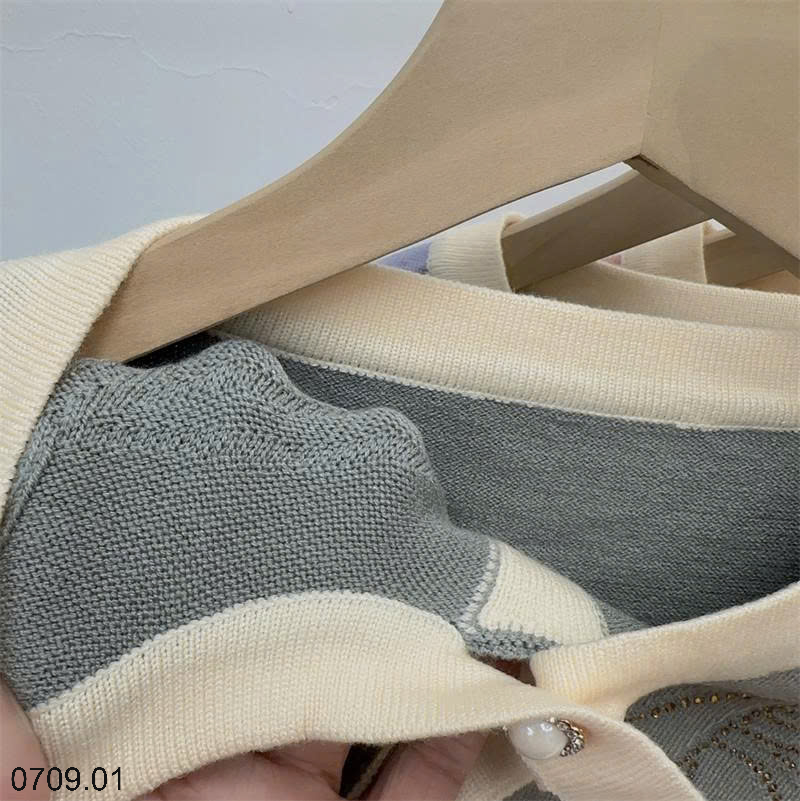 26HA0709.01 - ÁO LEN CỔ NƠ TRUNG NIÊN