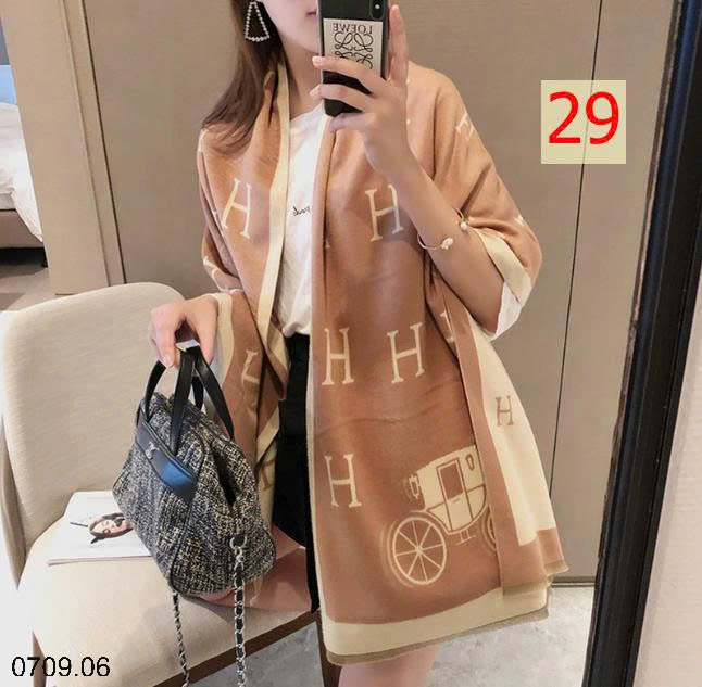 26HA0709.06 - KHĂN CHOÀNG MÙA ĐÔNG