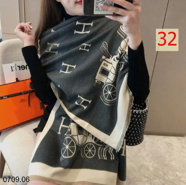 26HA0709.06 - KHĂN CHOÀNG MÙA ĐÔNG