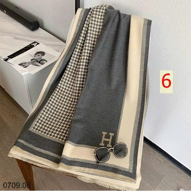 26HA0709.06 - KHĂN CHOÀNG MÙA ĐÔNG