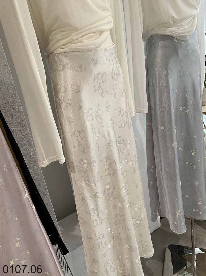 26HA0107.06 - CHÂN VÁY OMALAE SATIN IN HÌNH BƯỚM