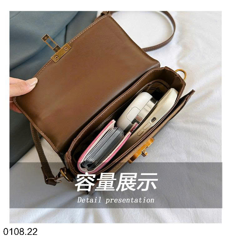 26HA0108.22 - TÚI VUÔNG NHỎ XÁCH TAY