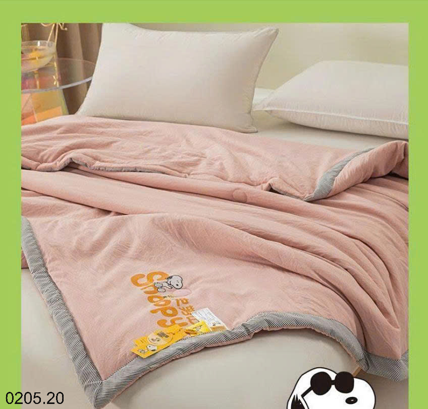 26HA0205.20 - CHĂN SNOOPY