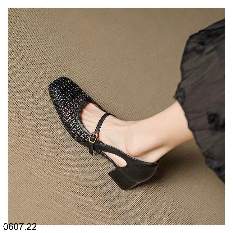 26HA0607.22 - SANDAL BÍT MŨI KIỂU PHÁP MARY JANE THOÁNG KHÍ