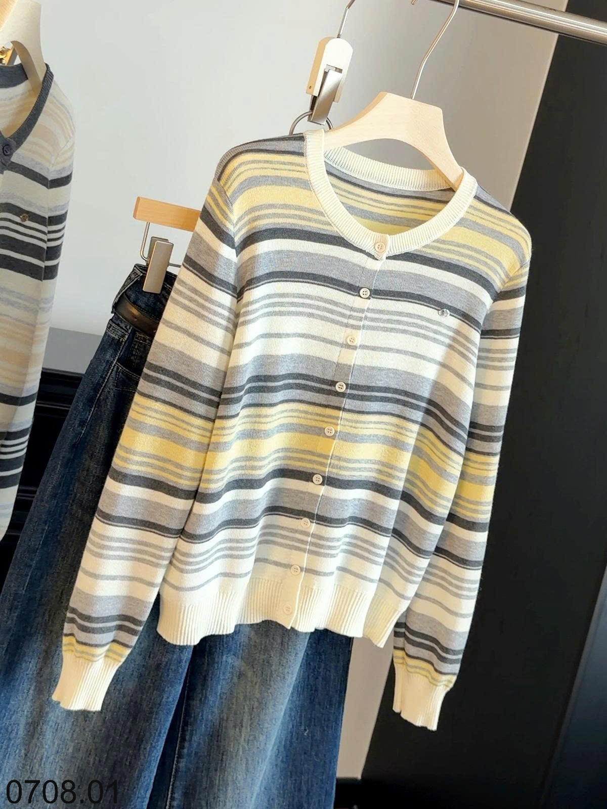 26HA0708.01 - ÁO CARDIGAN KẺ DỆT KIM