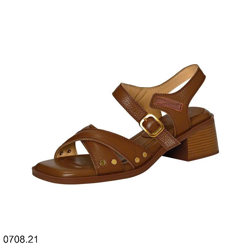 26HA0708.21 - SANDAL QUAI ĐINH TÁN ĐẾ VUÔNG THẤP CHO NỮ