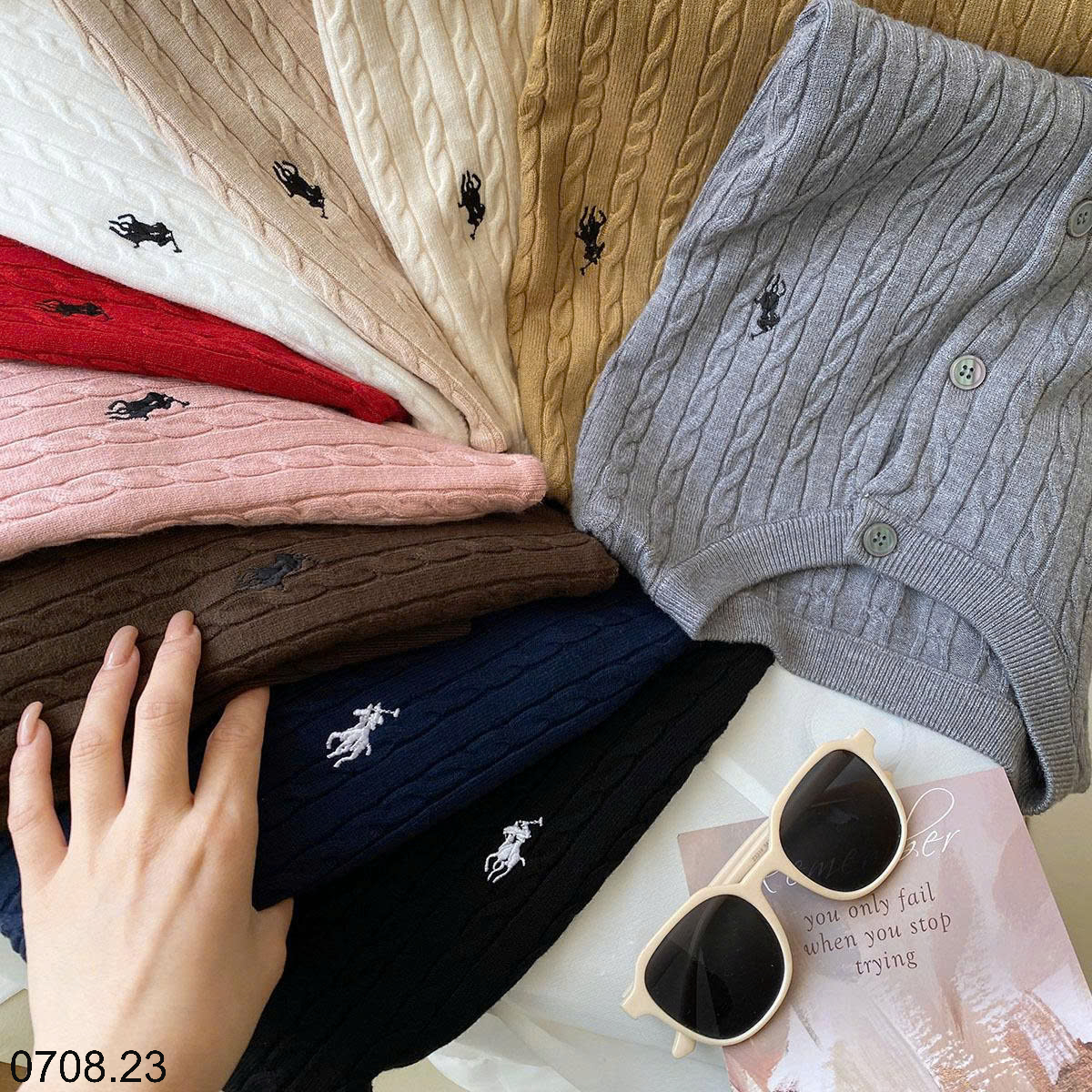 26HA0708.23 - ÁO LEN CARDIGAN HÌNH NGỰA CHO NỮ