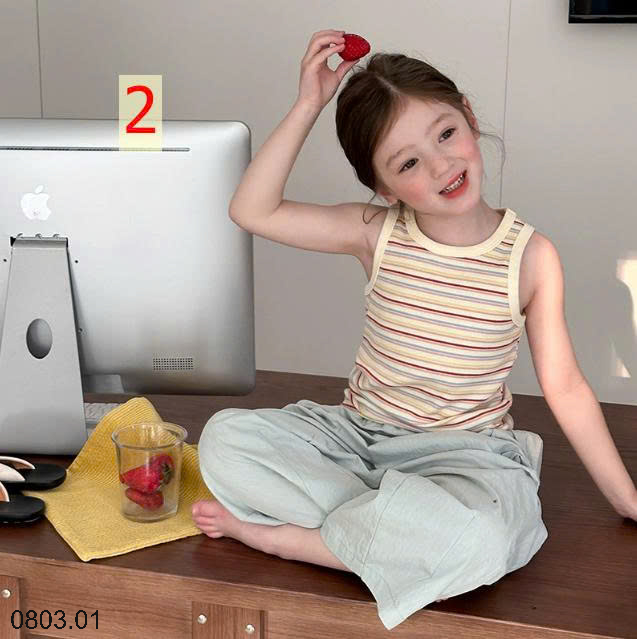 26HA0803.01 - BA LỖ KẺ AMBB BÉ GÁI