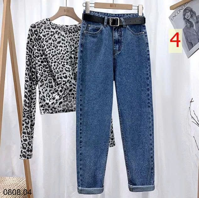 26HA0808.04 - QUẦN JEAN ỐNG ĐỨNG NỮ