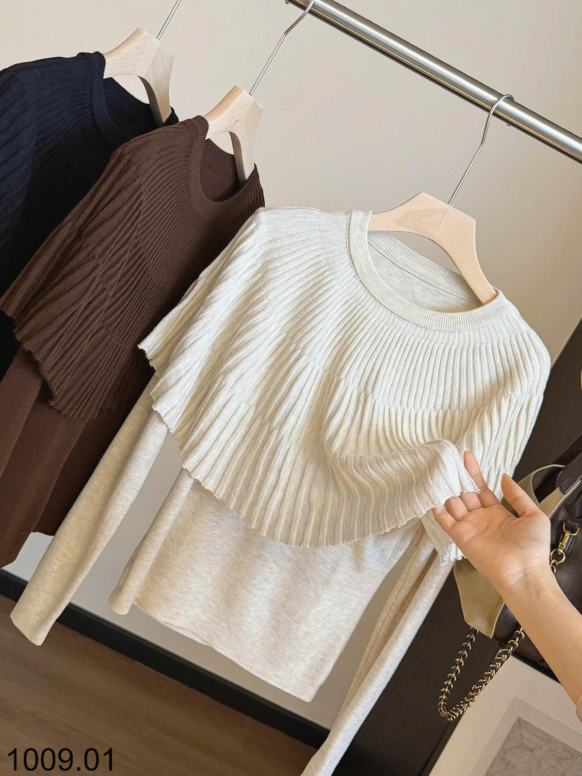 26HA1009.01 - ÁO LEN CHOÀNG CỔ ANNA