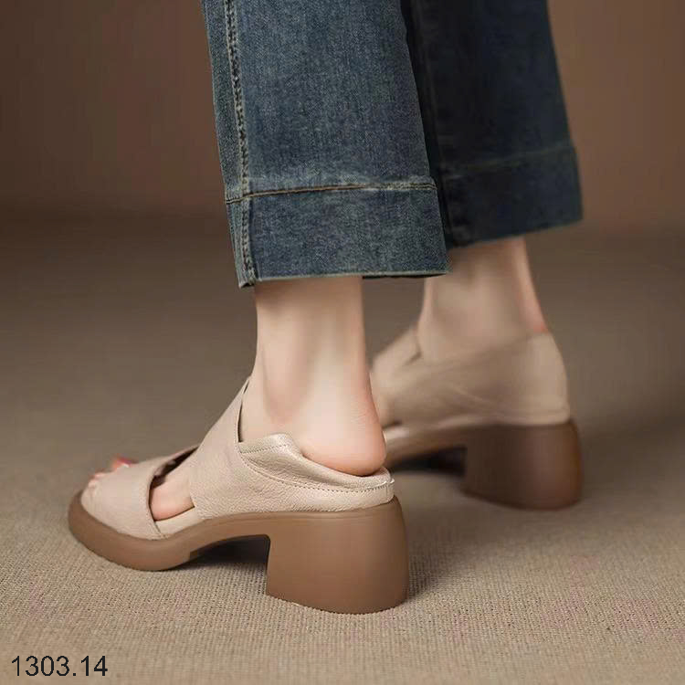 26HA1303.14 - SANDAL GÓT VUÔNG ĐẾ MỀN