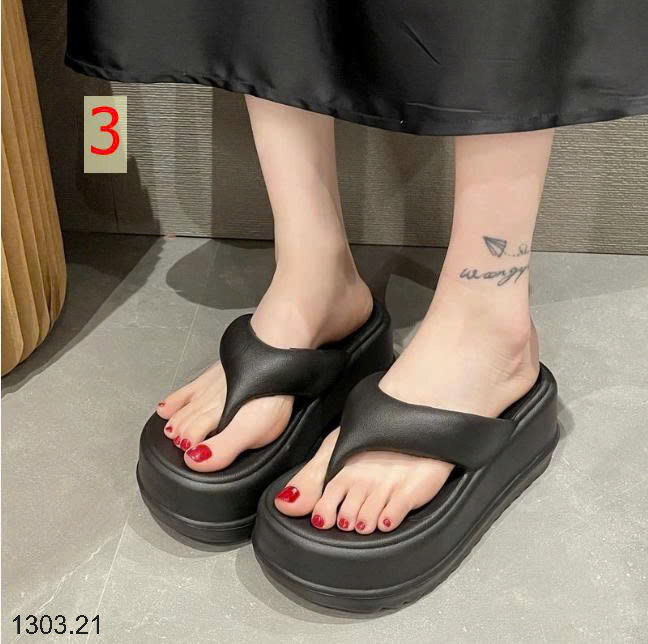 26HA1303.21 - TÔNG NỮ ĐI BIỂN