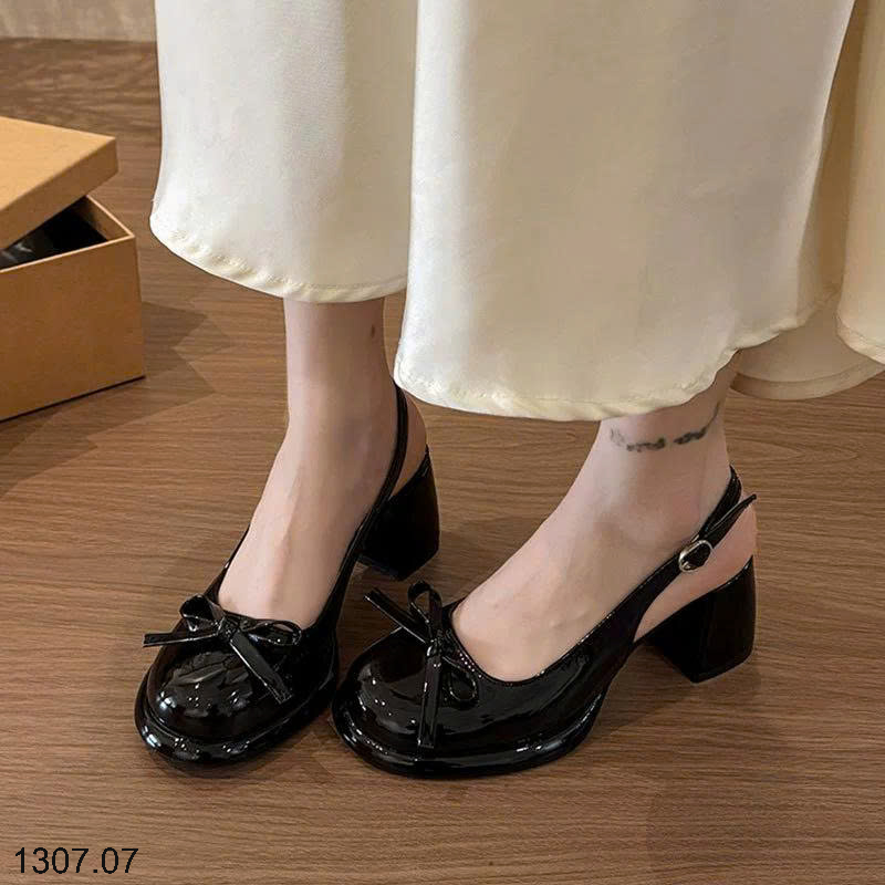 26HA1307.07 - GIÀY SANDAL HỞ GÓT ĐẾ VUÔNG NỮ