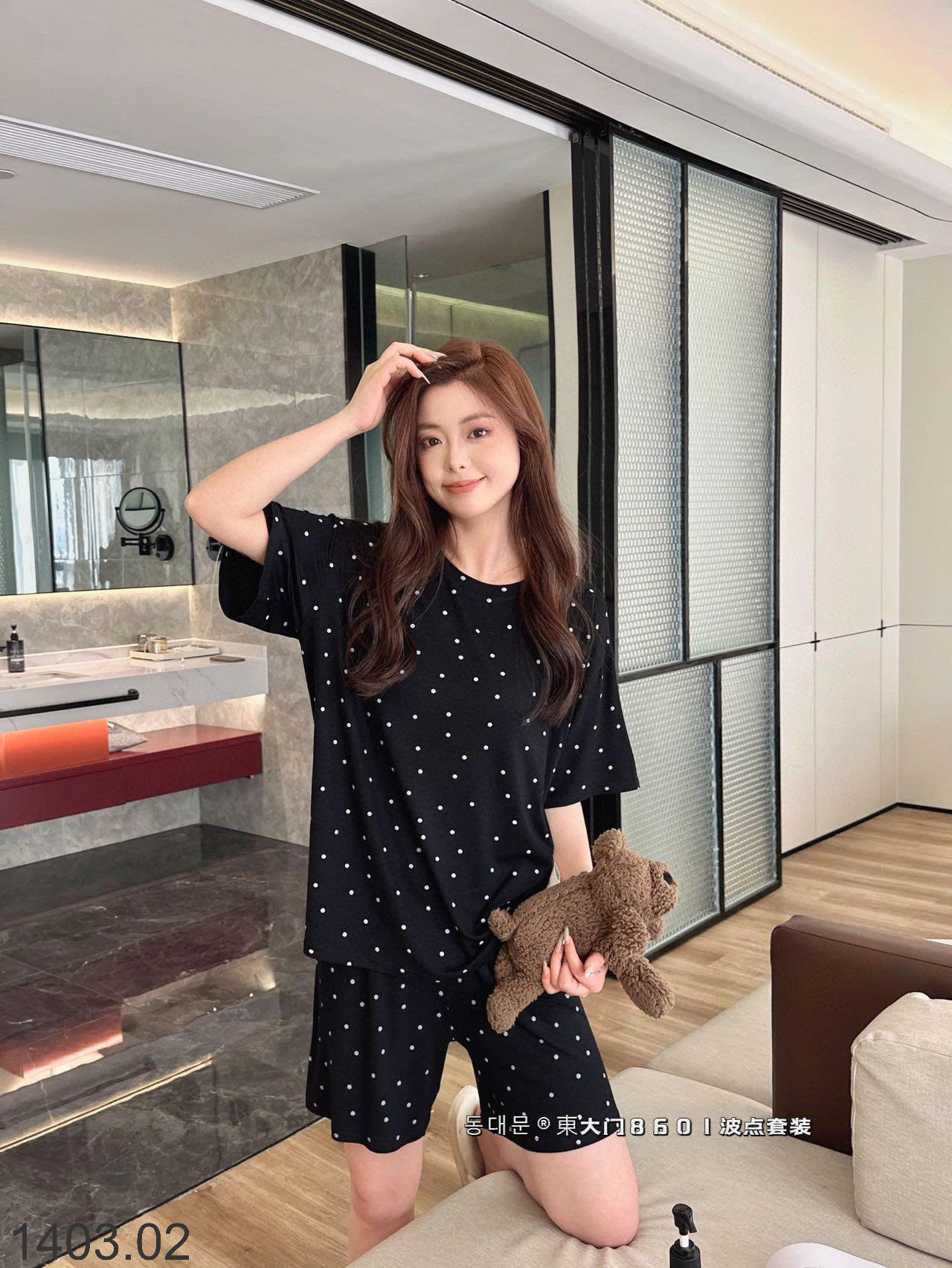 26HA1403.02 - BỘ ĐỒ NGỦ CHẤM BI KIỂU HÀN QUỐC DONGDAEMUN
