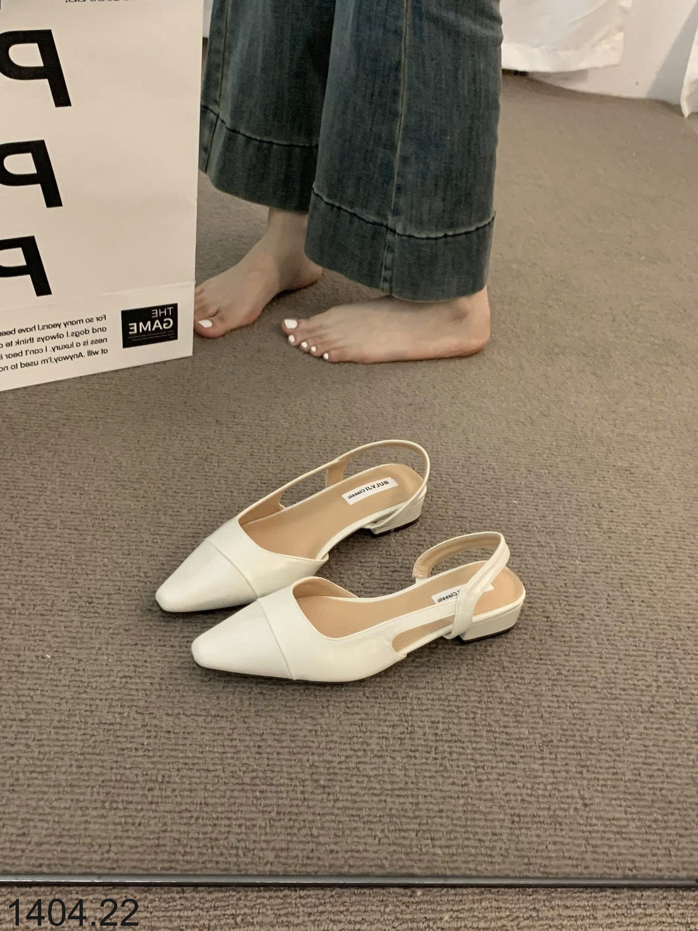 26HA1404.22 - GIÀY SANDAL ĐẾ THẤP MŨI KÍN