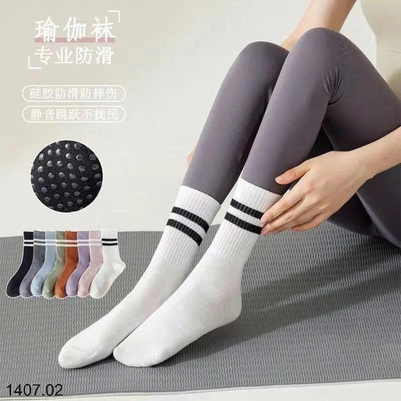 26HA1407.02 - SET 8 ĐÔI TẤT CHỐNG TRƠN TRƯỢT CHO NỮ