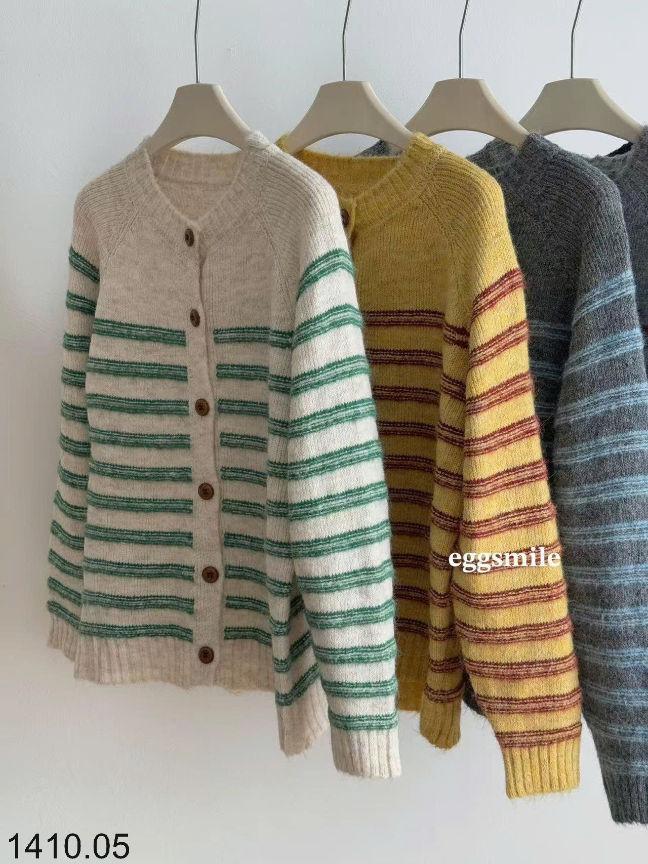 26HA1410.05 - ÁO LEN KẺ CARDIGAN EGG