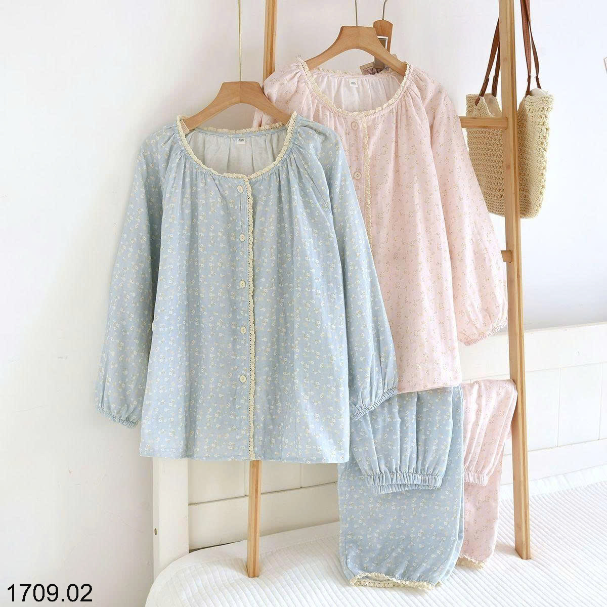 26HA1709.02 - BỘ THU ĐÔNG HOA NHÍ VIỀN BÈO CHO NỮ