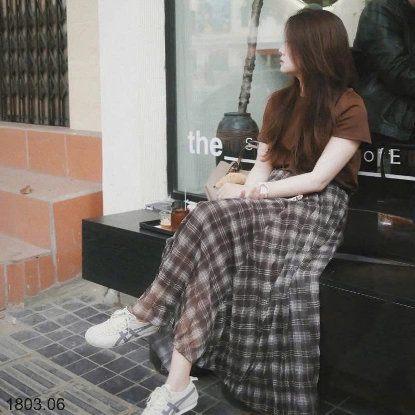 26HA1803.06 - CHÂN VÁY KẺ CARO NHÀ ANNA