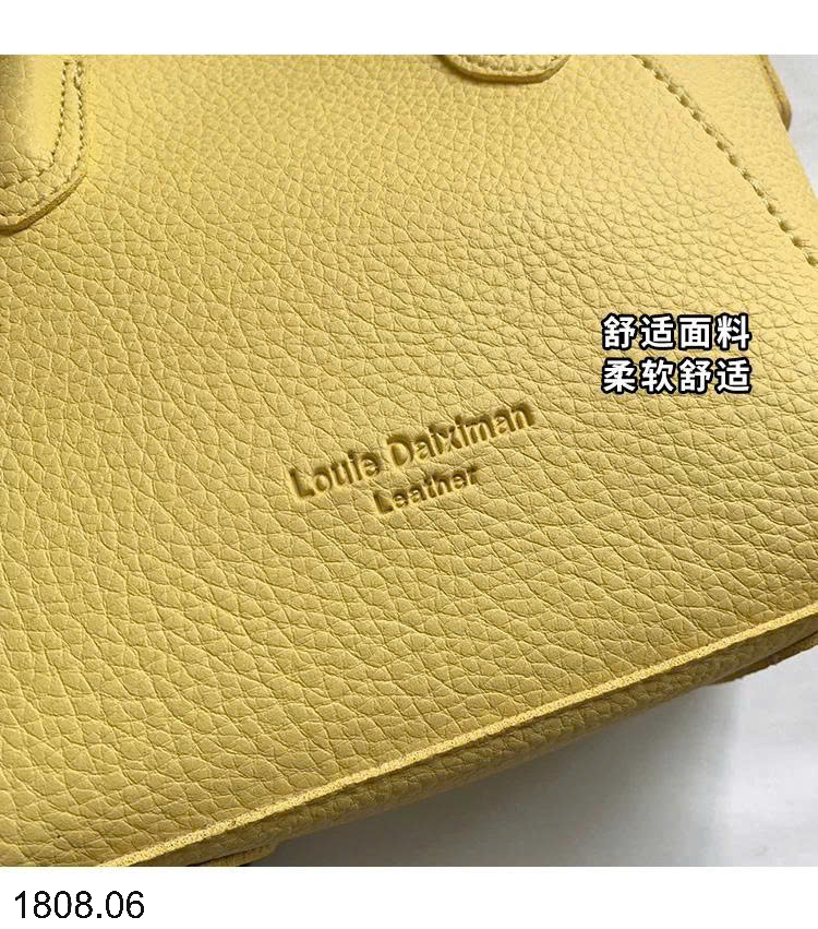 26HA1808.06 - TÚI MINI KÈM MÓC NGỰA XINH