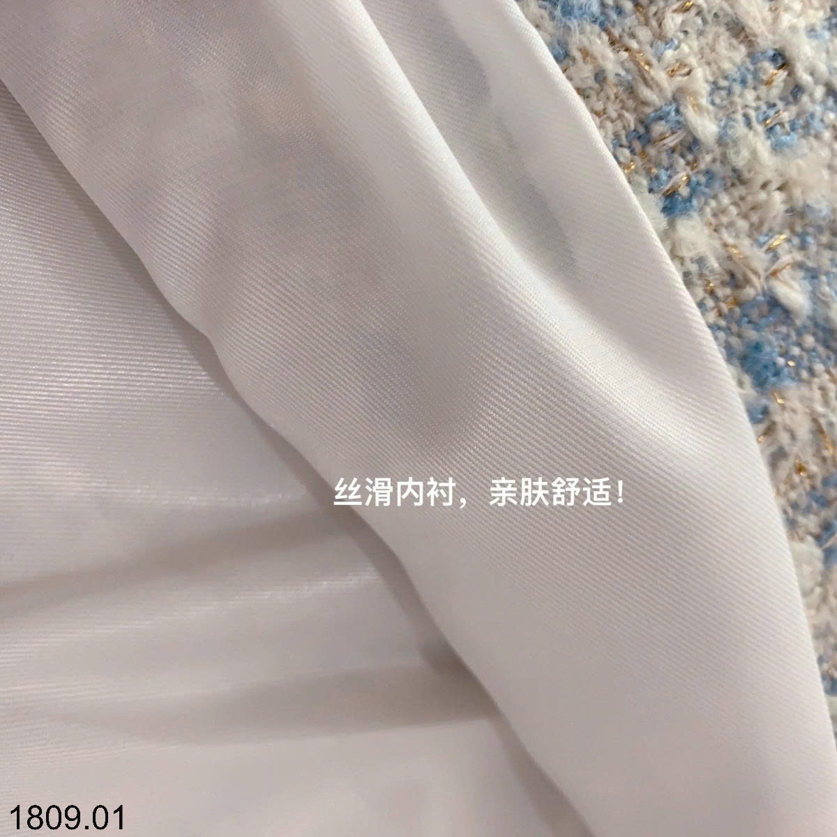 26HA1809.01 - ÁO DẠ KẺ XANH CHO NỮ