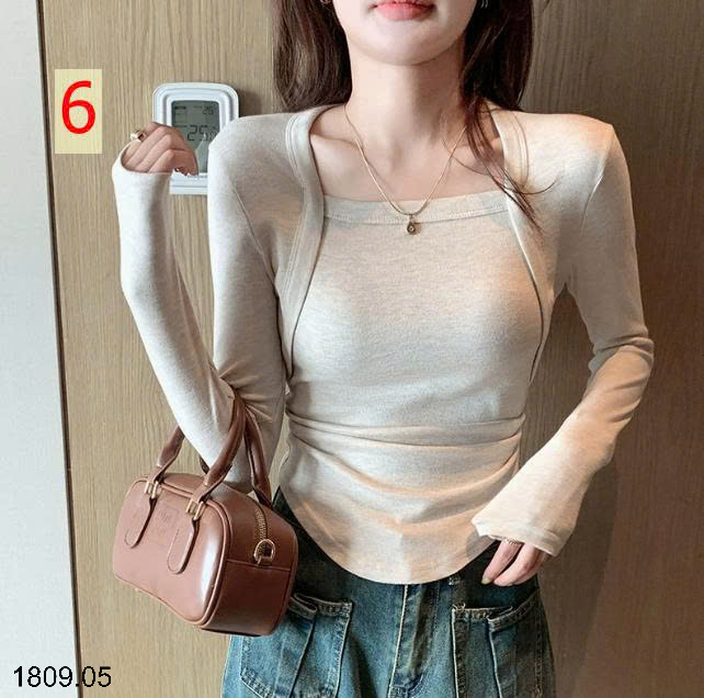 26HA1809.05 - ÁO NỮ CỔ VUÔNG DÁNG ÔM