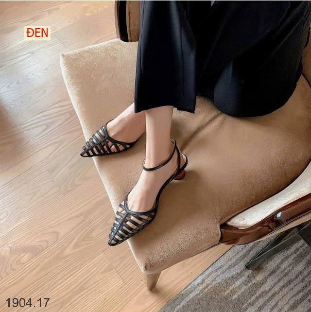 26HA1904.17 - SANDAL MŨI NHỌN ĐAN DÂY KIỂU PHÁP