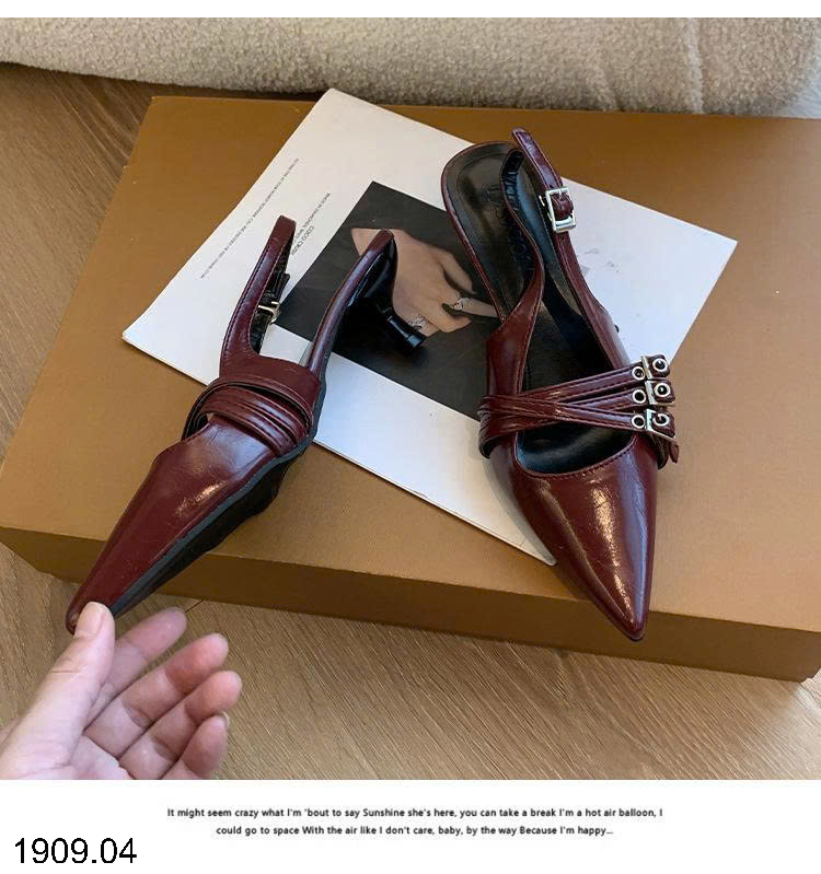 26HA1909.04 - GIÀY SANDAL MŨI NHỌN ĐẾ THẤP