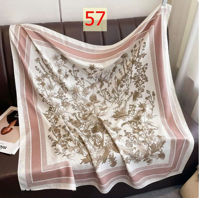 26HA2008.14 - SET 2 KHĂN LỤA VUÔNG QUÀNG CỔ
